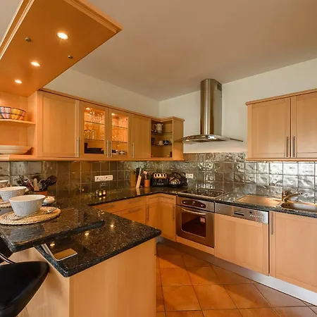 L'hermitage, 3 Avec Terrasse, Vue Lac, Parking Et Piscine, Lla Selections By Location Annecy