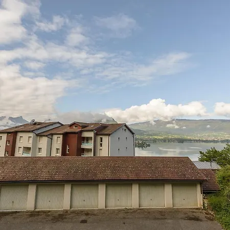 L'hermitage: Lakeside With Terrace, Pool & Parking Apartment Talloires